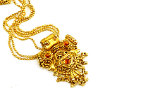 Goldschmuk besteht aus Goldlegierungen. Der Goldgehalt wird in Karat oder als Feingehalt ausgedrückt. Goldschmuk besteht aus Goldlegierungen. Der Goldgehalt wird in Karat oder als Feingehalt ausgedrückt.