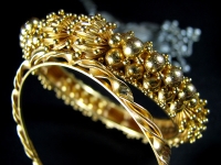 Goldschmuck moderner Goldschmiedekunst Goldschmuck moderner Goldschmiedekunst